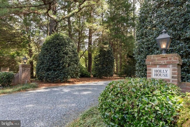 Building Photo - 9338 Bantry Rd