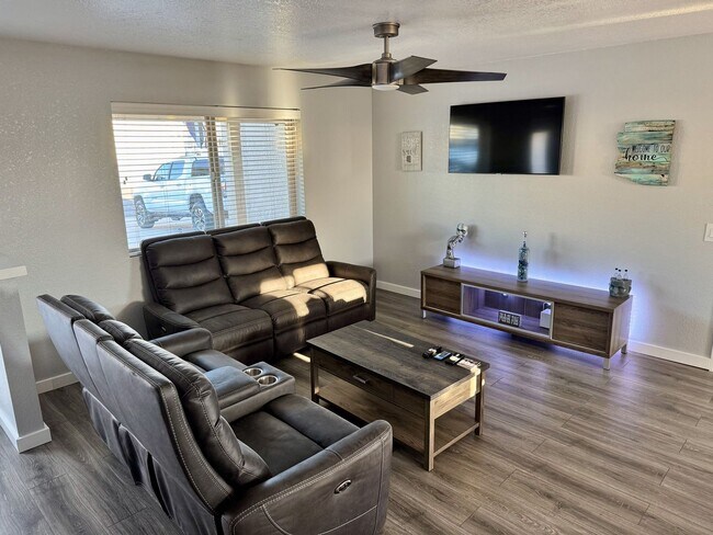 Building Photo - 905 Mohican Dr