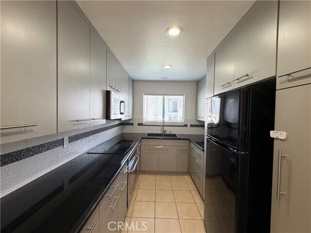 Building Photo - 240 W Verdugo Ave