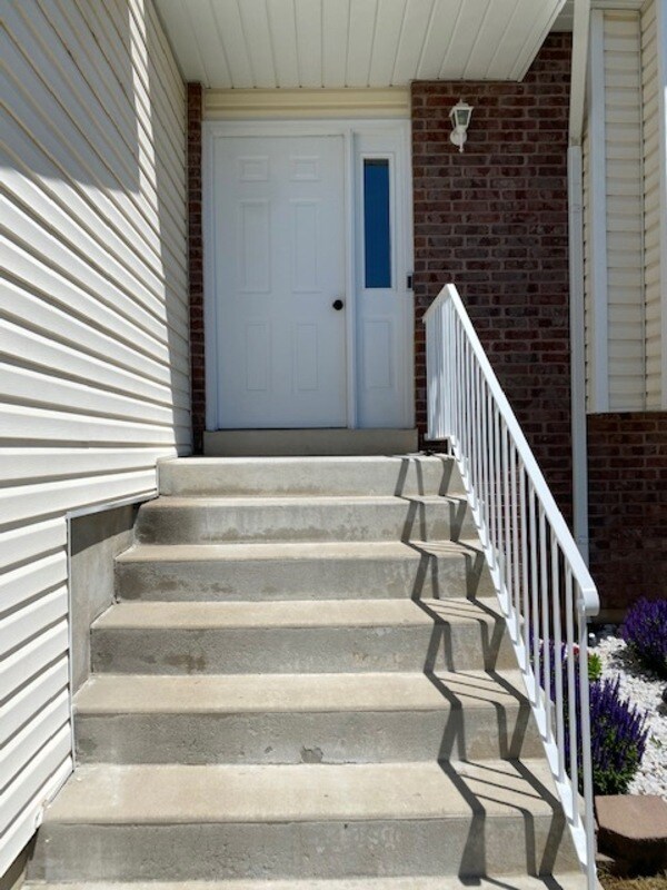 Building Photo - 2022 N 850 W