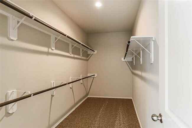 Building Photo - 23822 Piedmont Forest Dr
