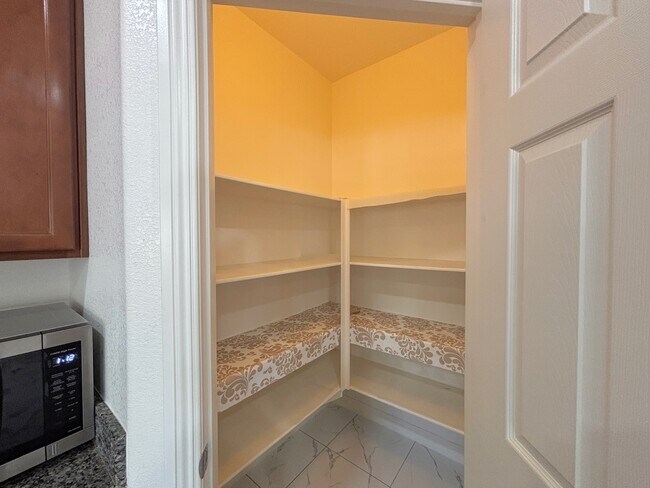 Building Photo - 8010 Bodie Island Ct