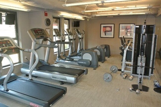 Building Photo - Chinatown 2 Bedroom 2 Bathroom In Amazing Centralized Building-Amenities Galore! Pets Welcomed!