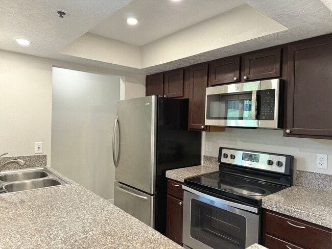 Building Photo - 2 bedroom 2 Bathroom Condo in Park City