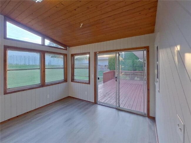 Building Photo - 3760 75th St E