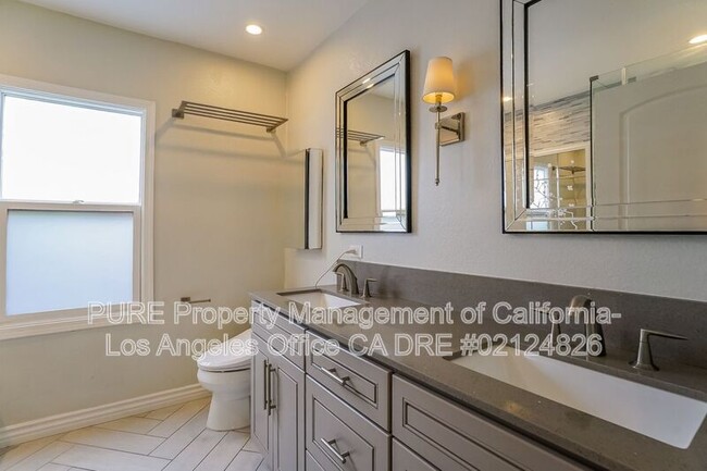 Building Photo - 5049 Pickford St