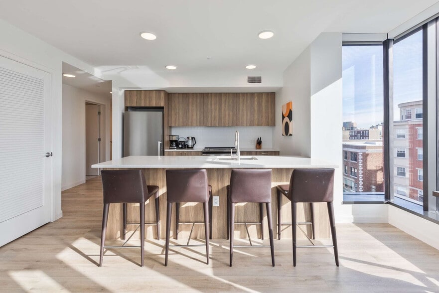 Building Photo - 79 Queensberry St