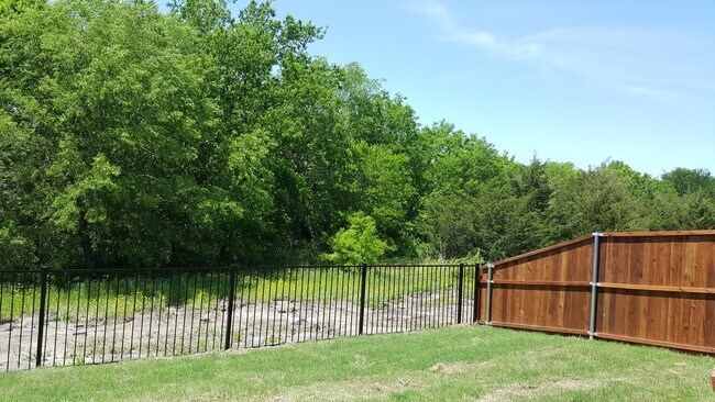 Building Photo - 1551 Trowbridge Cir