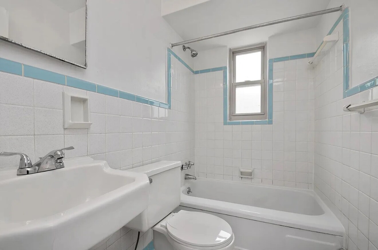 Building Photo - 337 E 41st St