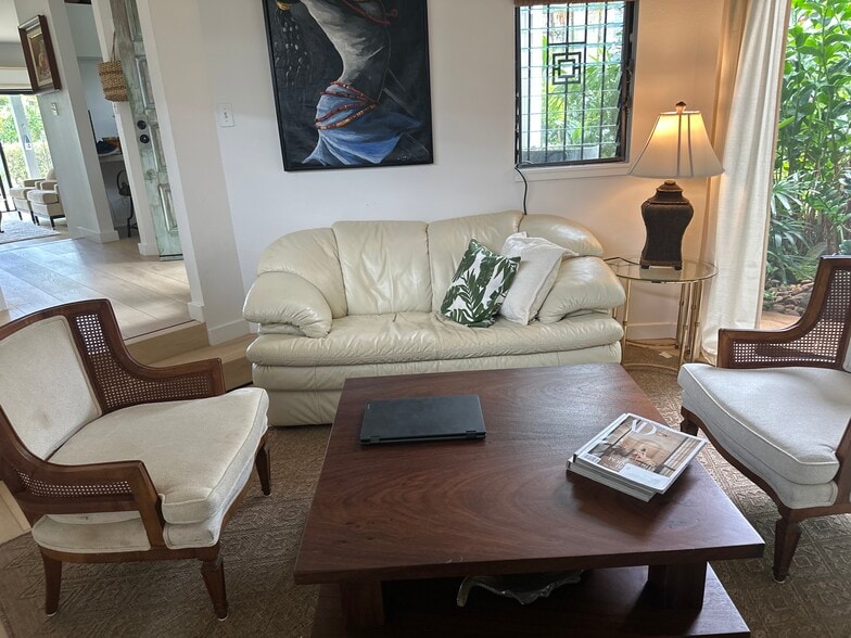 Building Photo - 310 Kipukai Pl