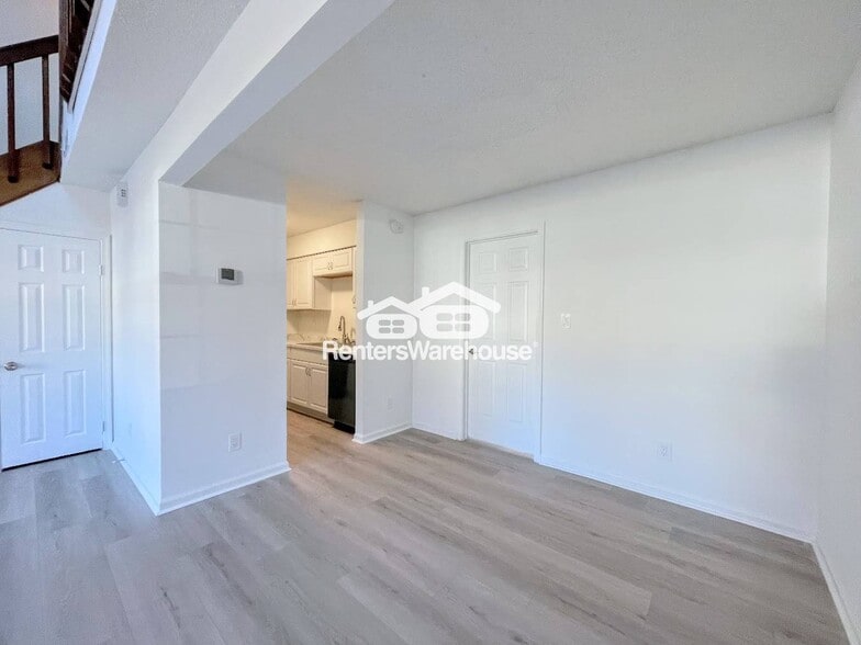 Building Photo - 1815 Beckwood Common