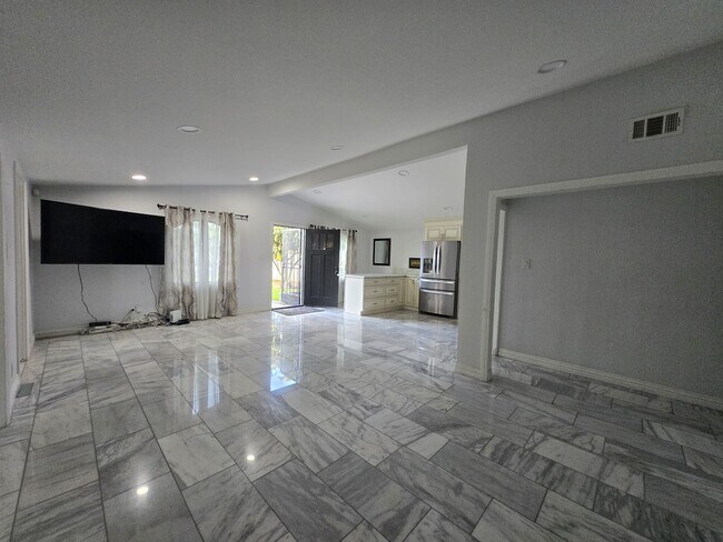 Building Photo - 9622 Stonybrook Dr