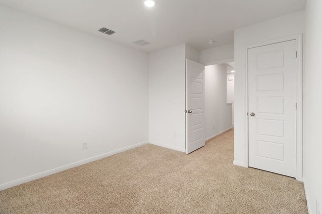 Building Photo - 15526 Suess Hl