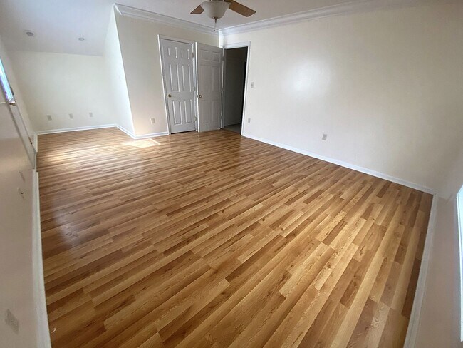 Building Photo - 3BR/2BA Home with Garage in an Established Lake Charles Neighborhood