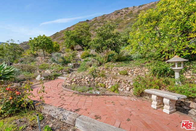 Building Photo - 5942 Paseo Cyn Dr