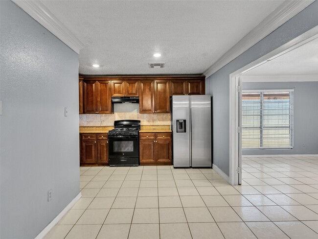 Building Photo - 10919 Pigeonwood Dr