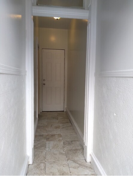 Primary Photo - 2533 N Water St