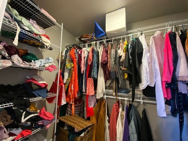 Building Photo - $2,550 | 4 Bedroom, 3.5 Bathroom House | Pets Negotiable | Available for a January 1st, 2026 Move...