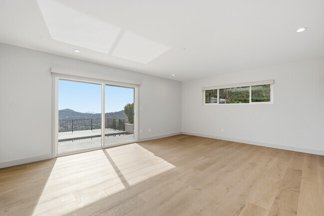 Building Photo - 5527 Burning Tree Dr