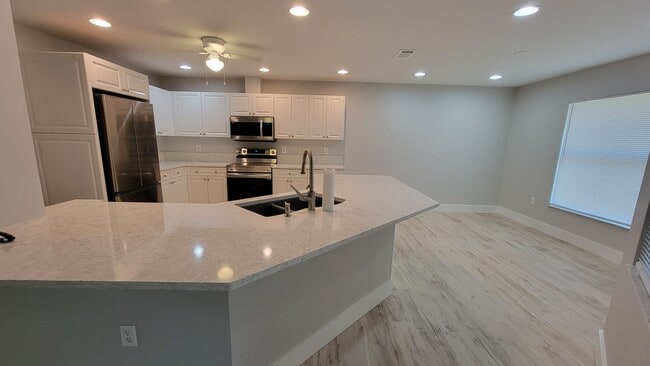 Building Photo - 4183 Malden Dr