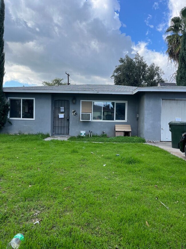 Building Photo - Sierra Way (1726 North)