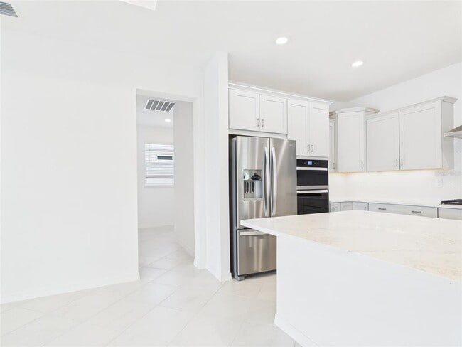 Building Photo - 7216 SW 58th Pl