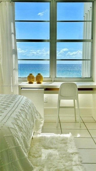 Building Photo - 5161 Collins Ave