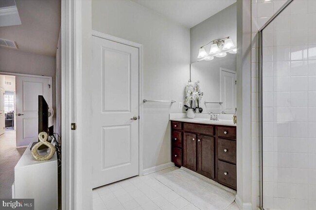 Building Photo - 3550 Briarwood Dr