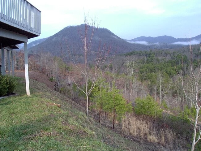 Building Photo - $1,300- 1 Bedroom, 1 Bathroom Cozy Unfurni...