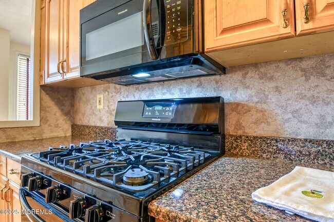 Building Photo - 510 Deal Lake Dr