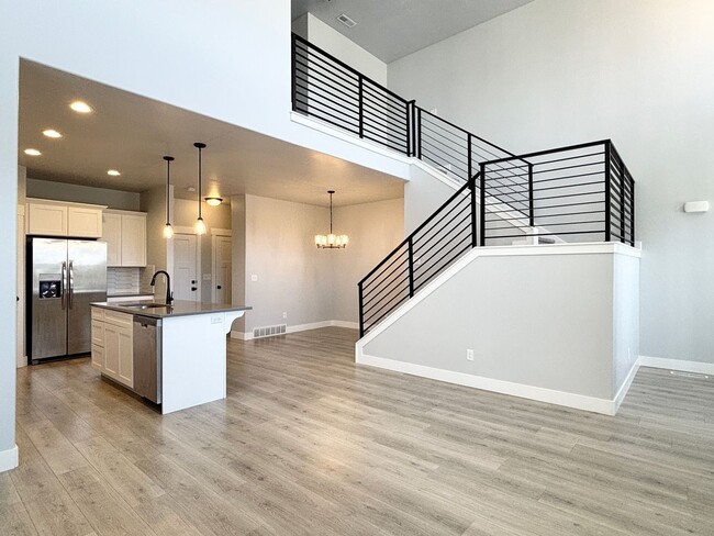 Building Photo - 13959 Silver Peak Ln