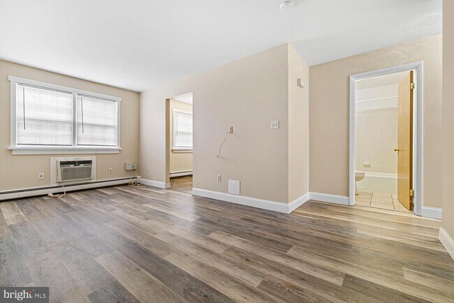 Building Photo - 429 Edgemont Ave