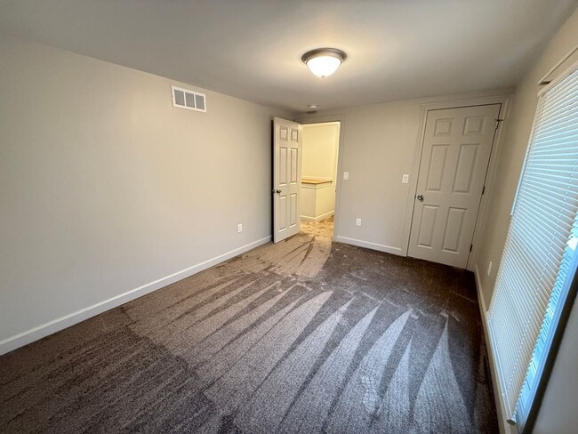 Building Photo - NEW REMODELED- 2 bedroom duplex