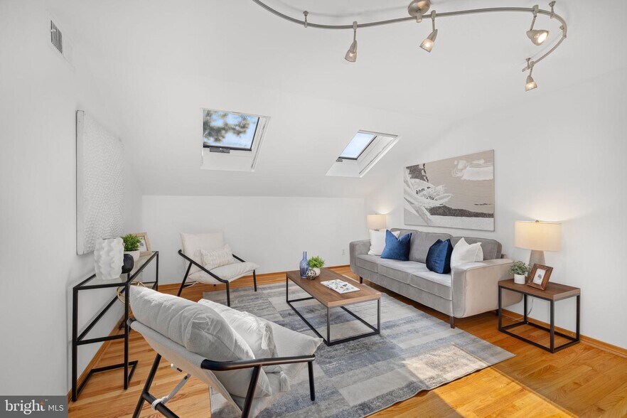 Building Photo - 1930 New Hampshire Ave NW