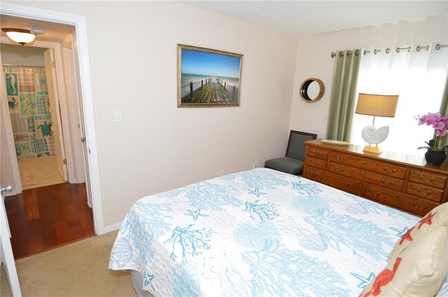 Building Photo - 213 Sea Horse Dr SE