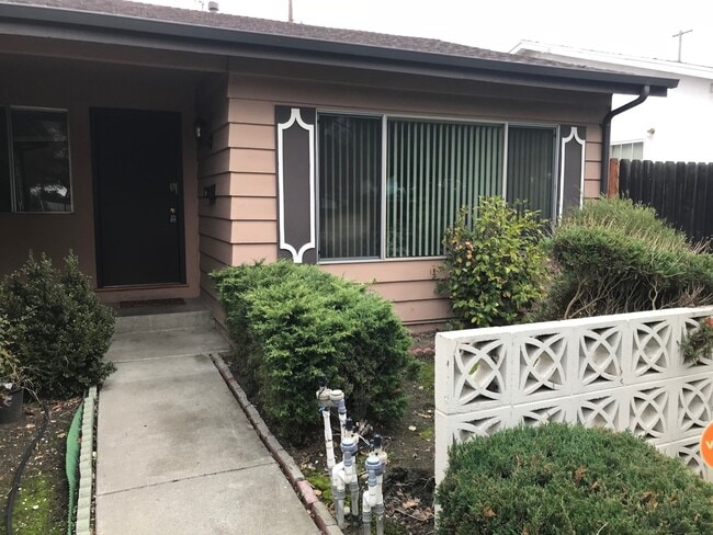 Building Photo - Home adjacent to park with new paint and n...