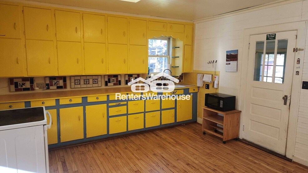 Building Photo - 1134 Rustic Rd 4