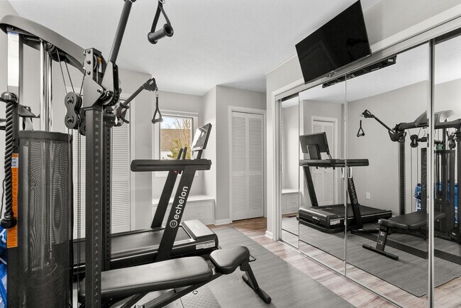 Building Photo - 4088 Fairway Lakes Dr