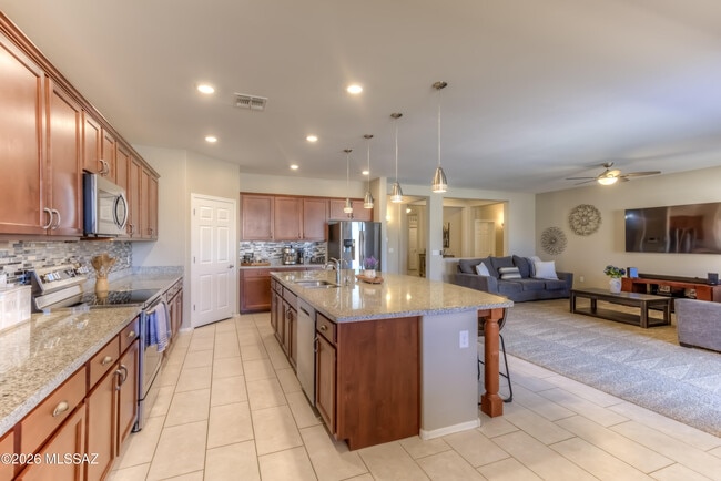 Building Photo - 9116 W Silver Cholla Dr