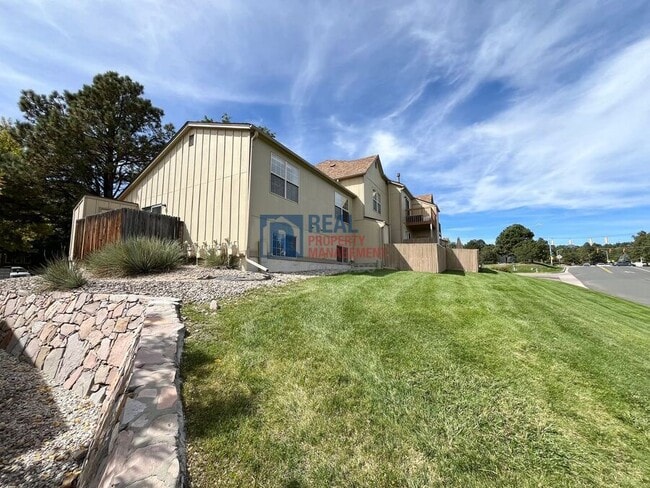 Building Photo - 6825 Overland Dr