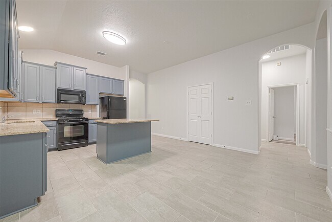 Building Photo - 6406 Applewood Forest Dr