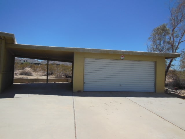 Building Photo - Mid Century Cutie on 2.5 Acres