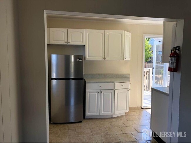 Building Photo - 148 Main St