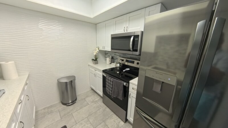 Building Photo - 645 N Keene Rd