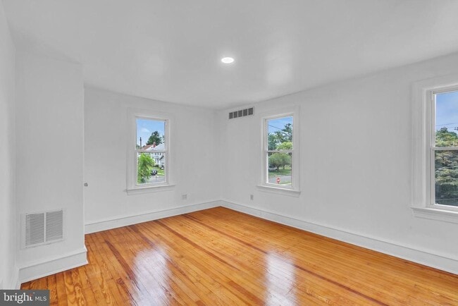 Building Photo - 341 Allen Ave