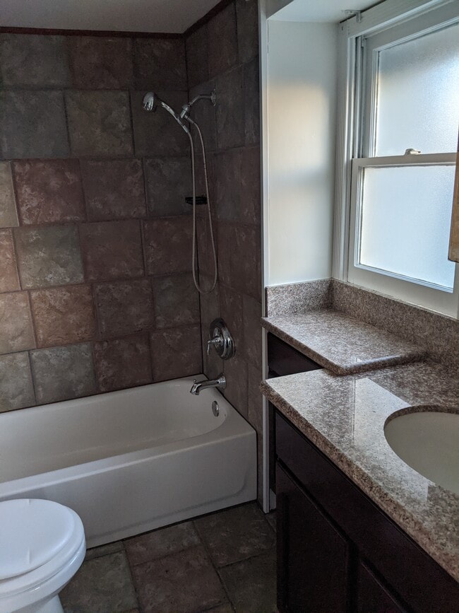 Building Photo - 931 Rock Springs Rd