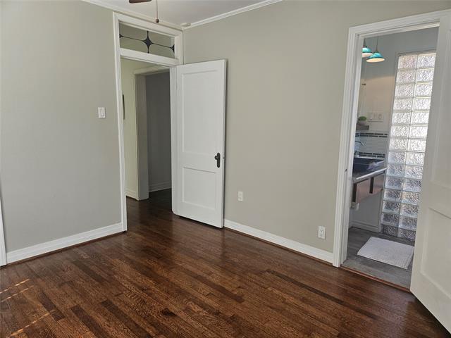 Building Photo - 7010 Vivian Ave