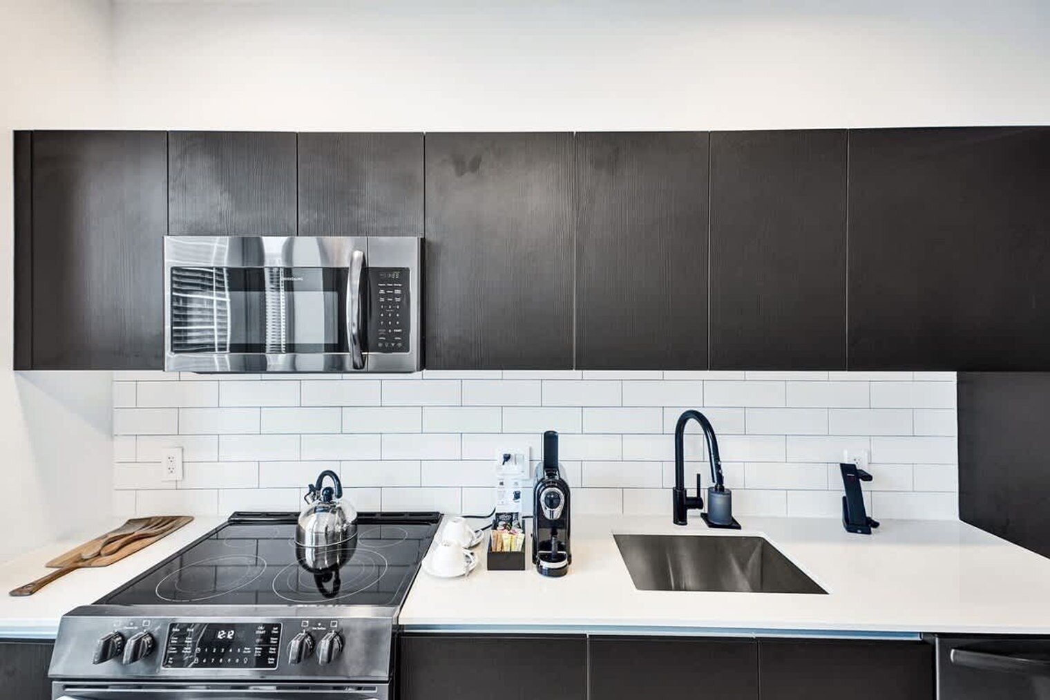 Building Photo - 398 NE 5th St