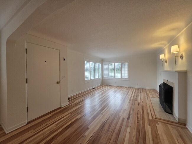 Building Photo - 963 Parkway Dr NW