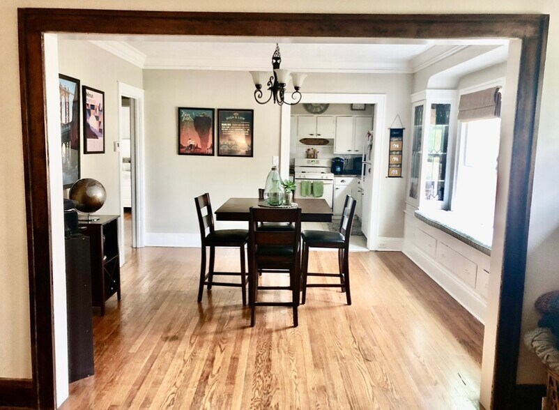 Building Photo - 1124 Summit Ave